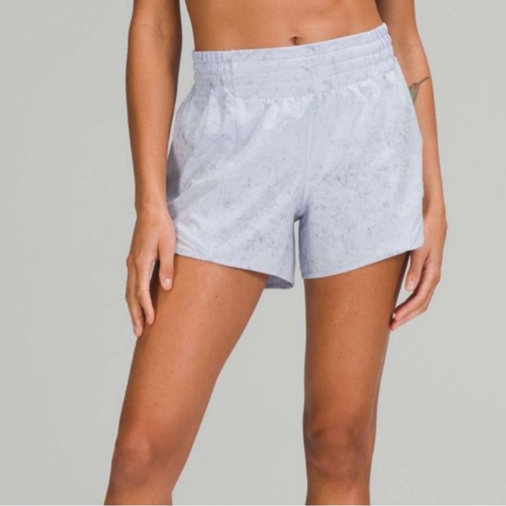 Lululemon Hotty Hot Shorts (Low rise)